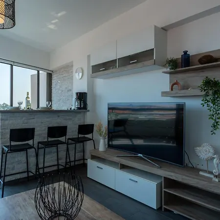 Fiesta 1-bedroom In Lejlighed Larnaca