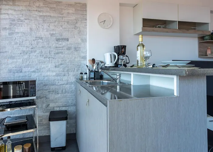 Fiesta 1-bedroom In Appartamento Larnaca